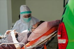 Biểu đồ dịch bệnh Indonesia liên tiếp lập đỉnh mới vì 'kẻ thù khác'