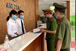 Lực lượng công an trên tuyến đầu chống dịch COVID-19