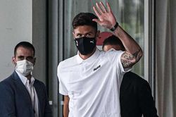 Giroud sang AC Milan kiểm tra y tế