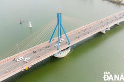 Có một chiếc cầu trong tôi