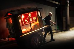 Tiệm ramen xe kéo hơn 50 tuổi trên đường phố Nhật Bản