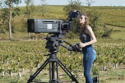 Lý do camera của đài truyền hình luôn to và đắt