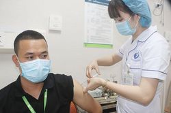 Hà Nội: Người dân sẽ được tiêm 2 mũi vaccine Covid-19 cùng loại