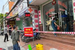 Quận Hoàng Mai: Phong tỏa nhiều cửa hàng kinh doanh trên phố Lĩnh Nam do liên quan đến ca nghi nhiễm Covid-19