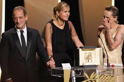 Chiến thắng Cành cọ Vàng gây tranh cãi nhất Liên hoan phim Cannes 2021