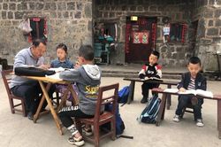 Trung Quốc: Ngôi trường chỉ có một giáo viên