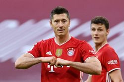 Vỡ kèo Haaland, Chelsea vác tiền chiêu mộ Lewandowski