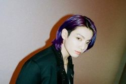 'Vua cháy hàng' Jungkook BTS làm rung chuyển ngành bán lẻ Hàn Quốc