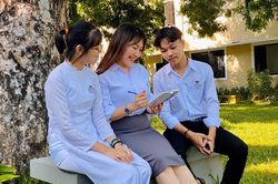 Nam sinh Quảng Nam giành điểm 10 môn Văn mơ làm chuyên gia kinh tế