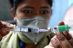 Tỷ lệ tử vong vì Covid dù đã tiêm vaccine ở Ấn Độ là 0,4%