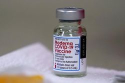 Trong tuần này sẽ có thêm 3 triệu liều vắc xin phòng COVID-19 Moderna về Việt Nam