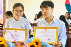 Nam sinh đạt điểm 10 Ngữ văn ước mơ làm chuyên gia kinh tế