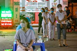 3 nhân viên nhà thuốc ở Hà Nội nhiễm nCoV chưa rõ nguồn lây
