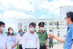 Phó Thủ tướng Vũ Đức Đam: 'Bình Dương cần trang bị 1.000 khẩu oxy cho các khu điều trị'