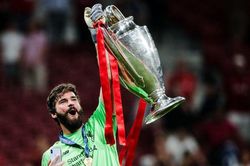 Liverpool chuẩn bị công bố bản hợp đồng đầu tiên