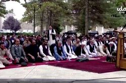 Video loạt rocket rơi gần Phủ Tổng thống Afghanistan trong lễ cầu nguyện
