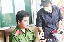 Giao dịch ra sao khi bỏ sổ hộ khẩu giấy?