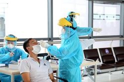 Hà Nội rà soát người ho, sốt, phát hiện 7 trường hợp dương tính SARS-CoV-2