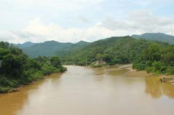 Tìm thấy thi thể người đang ông mất tích bí ẩn trên sông Lam