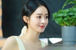 Ly hôn chưa đầy một năm, Triệu Lệ Dĩnh mua biệt thự gần 400 tỷ hưởng thụ cuộc sống độc thân