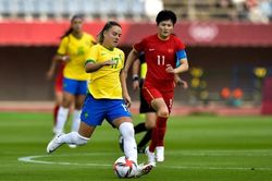 Bóng đá nữ Olympic: Brazil thắng đậm Trung Quốc, Mỹ thua sốc