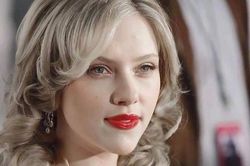 Hai thập kỷ gắn liền hình tượng gợi cảm của Scarlett Johansson