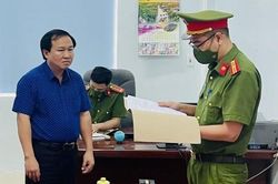 Cán bộ kho bạc bị bắt tạm giam