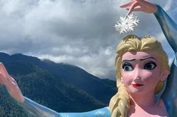 Góc nhìn 365: Tượng Elsa và sự tâm huyết... lạc nhịp