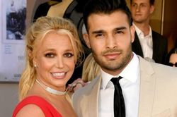 Britney Spears - cô công chúa 13 năm trong 'lồng giam'