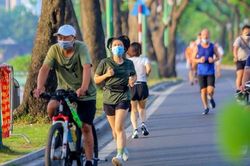 Hà Nội truy vết người tập thể dục, đạp xe ở hồ Tây liên quan ca mắc COVID-19