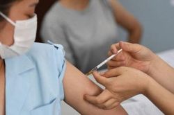 Chen hàng vaccine