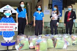 Bảo Lộc: Hơn 550 phần quà đến với người có hoàn cảnh khó khăn do ảnh hưởng bởi dịch Covid – 19