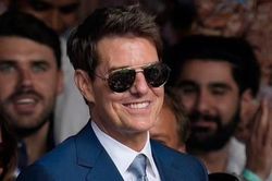 Tom Cruise đi nghỉ trên du thuyền 44 triệu USD