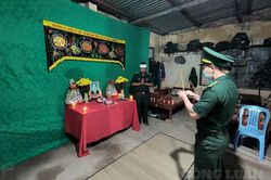 Không thể về quê khi bố mất, Đại úy biên phòng đành chịu tang bố ở chốt phòng dịch Covid-19