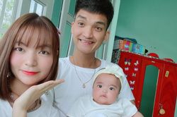 Mạc Văn Khoa khoe con gái mông bự, bà xã hot girl liền vào nhận giống mẹ
