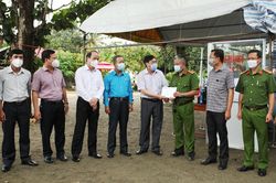 Lãnh đạo tỉnh kiểm tra công tác phòng chống dịch tại Đạ Tẻh