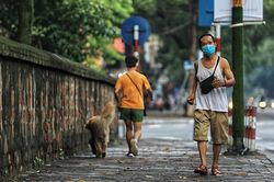 Ra đường khi không cần thiết bị xử phạt 2 triệu đồng