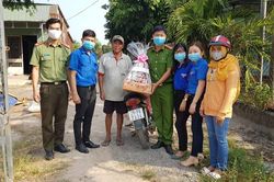 Tây Ninh hỗ trợ người bán vé số, xe ôm 1,5 triệu đồng/người