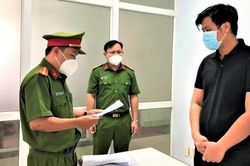 Khởi tố nhân viên ngân hàng làm khống hồ sơ, chiếm dụng 800 triệu đồng của khách