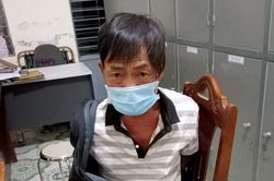 Say rượu, người đàn ông tấn công lực lượng công an