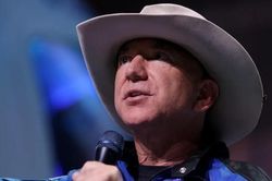 Jeff Bezos chưa phải là phi hành gia