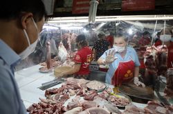 Người dân khu phong tỏa có được ra khỏi nhà để đi chợ?
