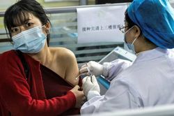 Trung Quốc tiêm lượng vaccine nhiều hơn tổng dân số