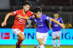 Hàng trăm tỷ đồng 'bay màu' khi V-League hoãn dài hạn