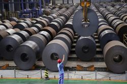 Tăng thuế xuất khẩu phôi thép 5% ảnh hưởng đến doanh nghiệp thép ra sao?