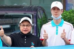 Quyên góp, ra tận nơi để cứu trợ nhưng Vương Nhất Bác vẫn bị chỉ trích là làm màu, giả tạo