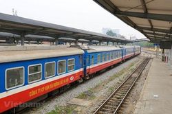 Đường sắt tạm ngừng bán vé cho hành khách đi và đến ga Hà Nội