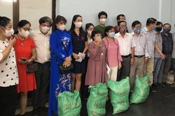 Chào tuần mới: Tinh thần 'ái hữu nghệ sĩ'