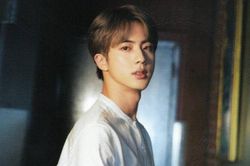 Jin là người có thành tích solo thứ thiệt tốt nhất BTS