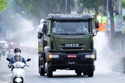 Thông tin 'dùng trực thăng phun chất khử trùng diệt vi rút vào 11 giờ 40 tối' là sai sự thật